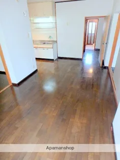 サングリッター清山【102号室】の居間