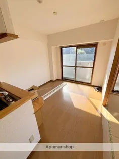 コスモマンション岩崎【901号室】の居間