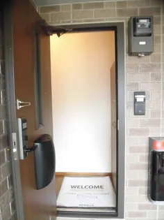 グランディール・ヴィ C棟【2階】の玄関