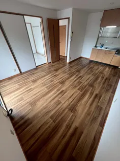 サニー神宮の森【101号室】の居間