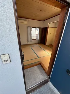 横町コーポ【202号室】の玄関