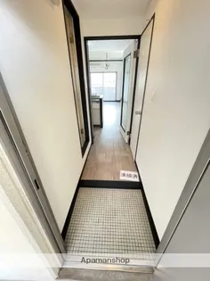 エレガンス11【2階】の玄関