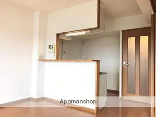 ユーミー新城【5階】の居間