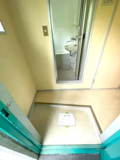 スプルース【41号室】の玄関