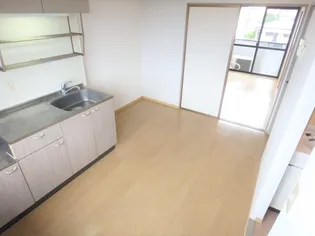 ファミール小春の里 B棟【2階】の内装