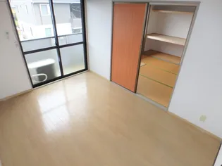 ファミール小春の里 B棟【2階】の内装