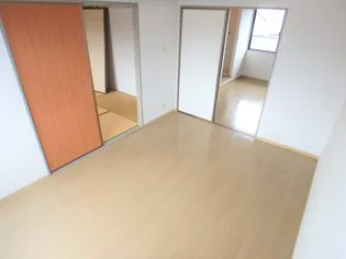 ファミール小春の里 B棟【2階】の内装