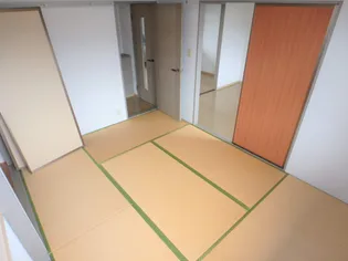 ファミール小春の里 B棟【2階】の内装