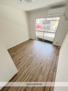 ライヴリー加納【211号室】の内装