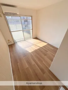 ライヴリー加納【302号室】の内装