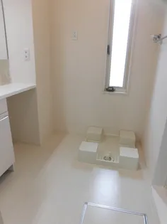 ディールーム・ハル鶴島【2階】の内装