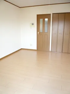 ラフィーナサイト2【3階】の居間