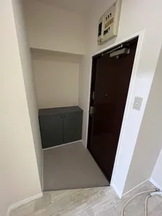 ルミナス松山【402号室】の玄関