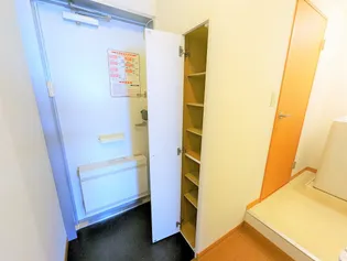 レオパレスえむてぃー【207号室】の玄関