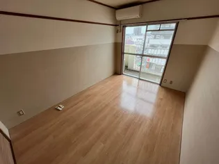 イーストコスモビル【4階】の居間