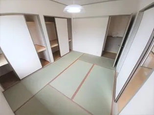 ファミール小春の里 C棟【2階】の内装