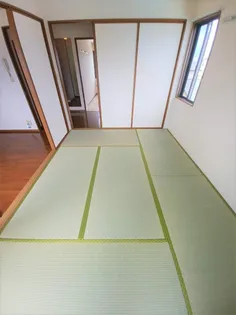 ファミール小春の里 C棟【2階】の居間