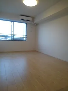 メロウ ヴィラ Ⅱ【2階】の居間