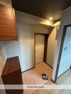 バンベールイースト【4階】の玄関