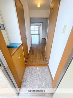 コスモマンション中央【4階】の玄関