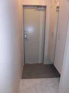 グランシャリオ B棟【3階】の玄関