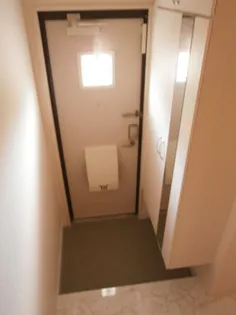 プランドール A棟【2階】の玄関