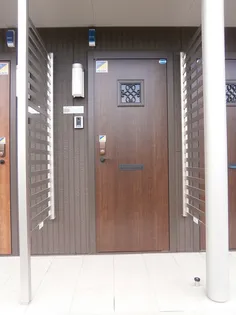 プランドール A棟【2階】の玄関