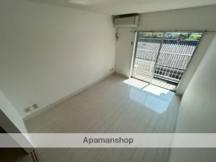 ガーデンKH3【3階】の居間