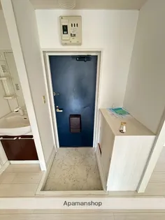 ガーデンKH3【3階】の玄関