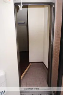 ZEROPLACE【Ⅰ 101号室】の玄関