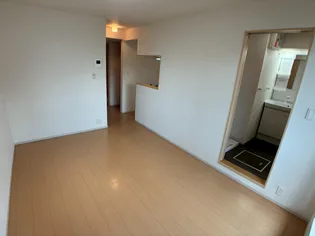 メイ・ピース【2階】の居間