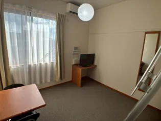 レオパレスMUTA【204号室】の居間