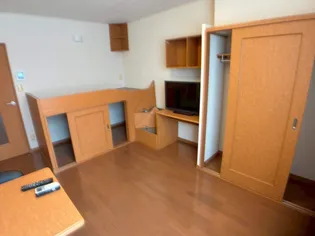 レオパレスプルメリアⅡ【101号室】の居間