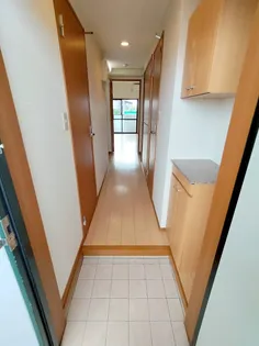 サン トール【2階】の玄関