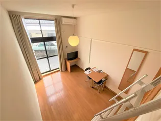 レオパレス中津瀬【204号室】の居間