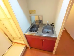 レオパレス源藤Ⅲ【215号室】のキッチン