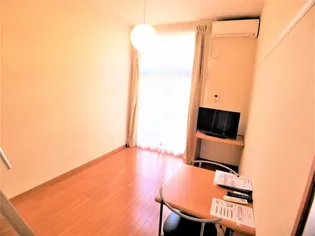 レオパレス霧島【104号室】の居間