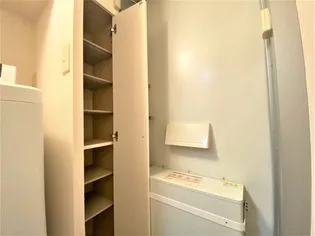 レオパレス千楽【204号室】の玄関