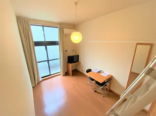 レオパレス千楽【102号室】の居間