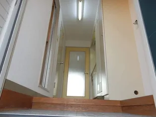 堀川アメニティ【401号室】の玄関