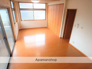 プチ・サンタフェ【102号室】の居間