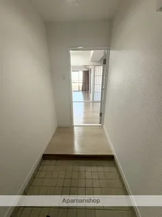 本山ビル【402号室】の玄関