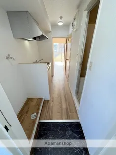 ライヴリー加納【303号室】の玄関