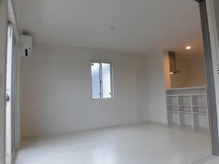 ヴィレッタ B棟【1階】の居間