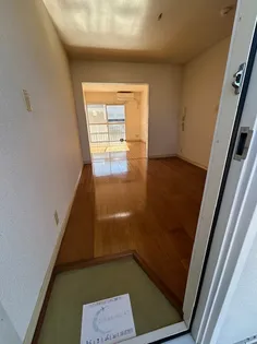 コートK【2階】の玄関