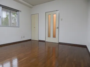 スカイコート宮崎Ⅱ【101号室】の居間