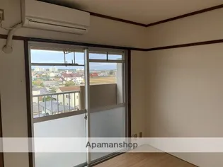 MIENOビル(旧湯浅ビル)【506号室】の居間