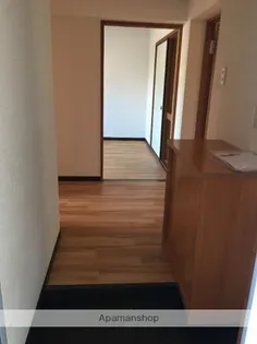 サングリッター清山【102号室】の玄関