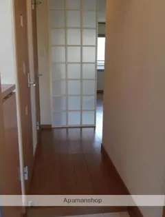 YMマンション【103号室】の玄関