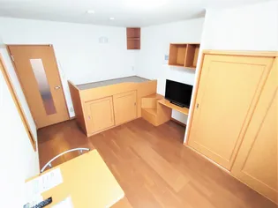 レオパレスえむてぃー【106号室】の居間